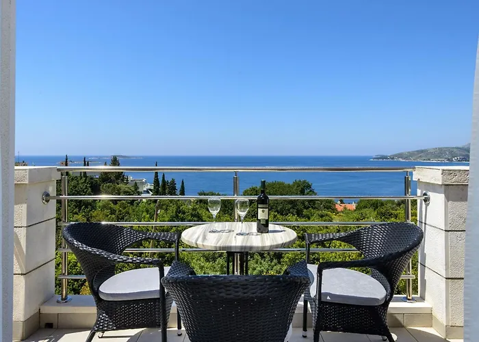 Maris-comfort One Bedroom With Terrace And Sea View Appartamento Mlini