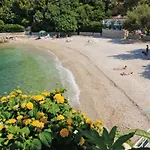 Апартаменты Maris-comfort One Bedroom With Terrace And Sea View