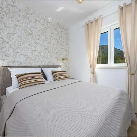 Maris-comfort One Bedroom With Terrace And Sea View Апартаменты Млини